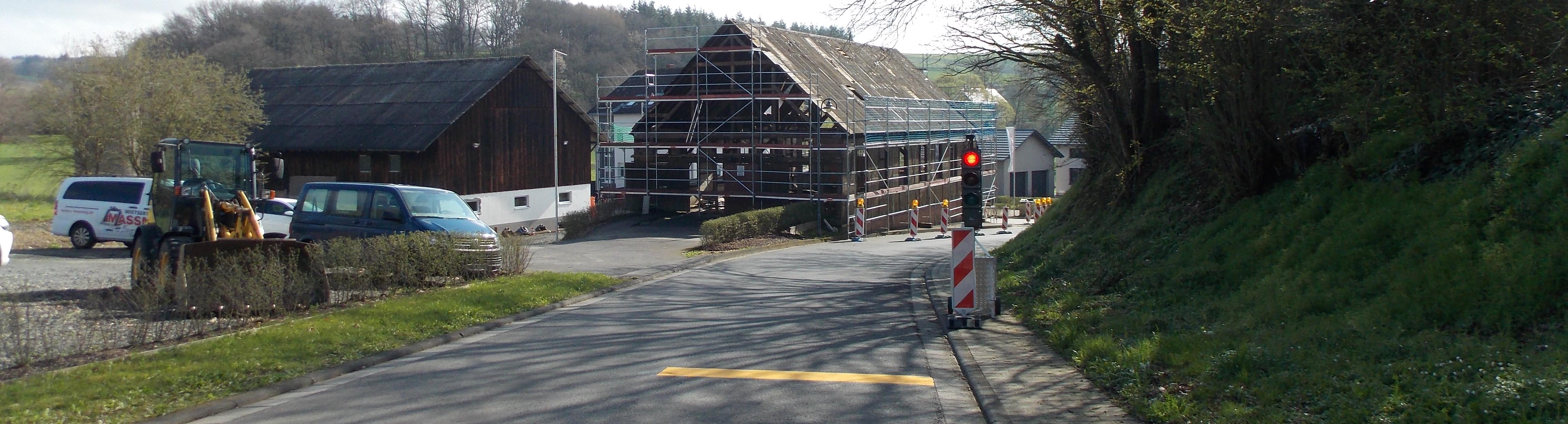 L195 Nieder Kostenz, Gebäudeabriss